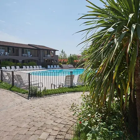 Aparthotel Villaggio Turistico Lugana Marina