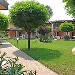 Villaggio Turistico Lugana Marina Apartmanhotel 4*