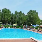 Apartmanhotel Villaggio Turistico Lugana Marina 4*