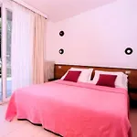 Villaggio Turistico Lugana Marina Apartmanhotel 4*