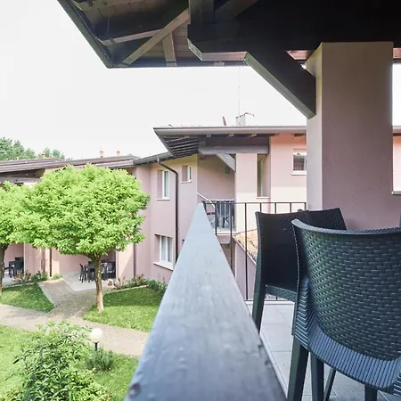 露嘉娜玛莉娜乡村公寓式酒店 公寓式酒店 西尔米奥奈