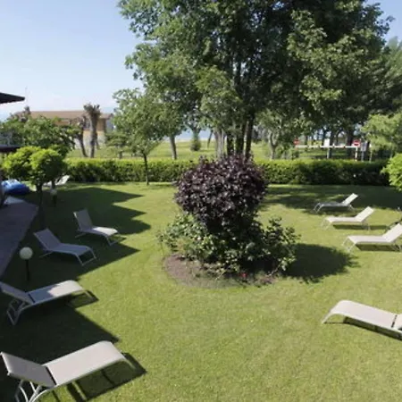 公寓式酒店 露嘉娜玛莉娜乡村公寓式酒店 4*