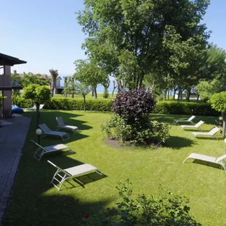 露嘉娜玛莉娜乡村公寓式酒店 公寓式酒店 西尔米奥奈