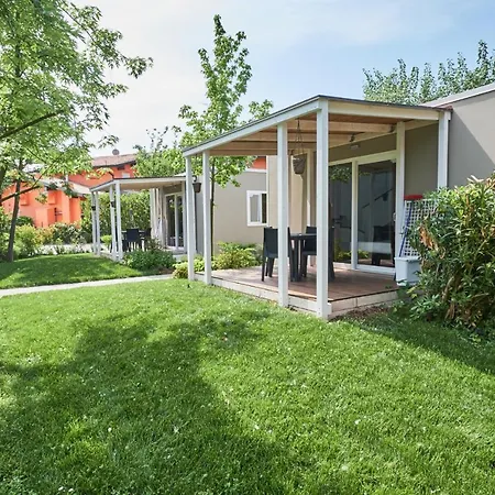 露嘉娜玛莉娜乡村公寓式酒店 4* 西尔米奥奈