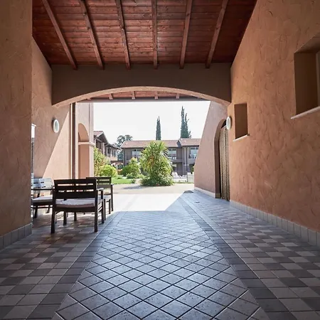 Villaggio Turistico Lugana Marina 4*