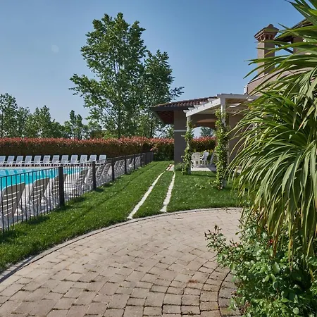 Aparthotel Villaggio Turistico Lugana Marina