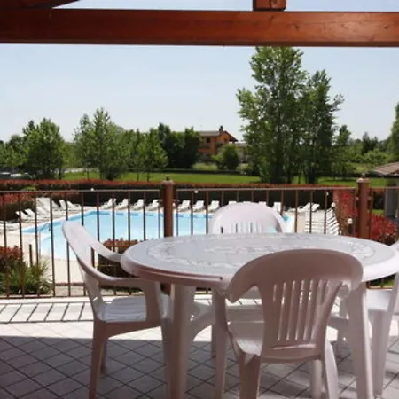 露嘉娜玛莉娜乡村公寓式酒店 4*