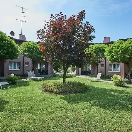 露嘉娜玛莉娜乡村公寓式酒店